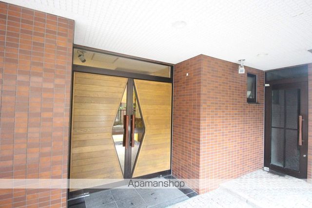 サンタの館裏参道の玄関写真
