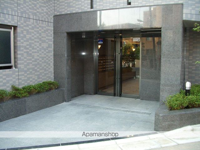 ルーブル中野弥生町の玄関写真