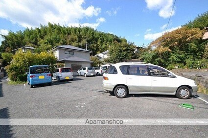 倉本ビル[2K/32m2]の駐車場