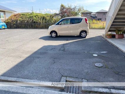 メゾンレスポワール　Ａ[2DK/35.91m2]の駐車場2