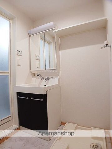 SOL LEVANTE 国府の内装写真