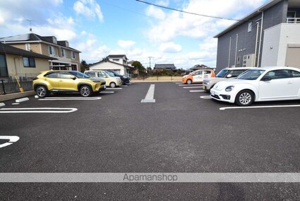 イースト　ワン　ピース[1LDK/41.53m2]の駐車場