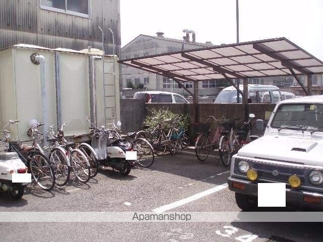 小山ビル[1LDK/43m2]の駐車場
