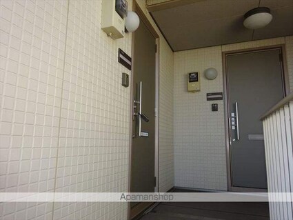 和歌山県和歌山市太田[2LDK/58.54m2]のエントランス