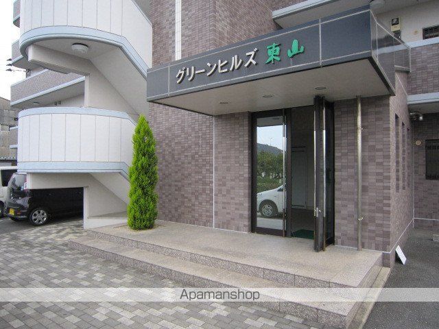 グリーンヒルズ東山の玄関写真