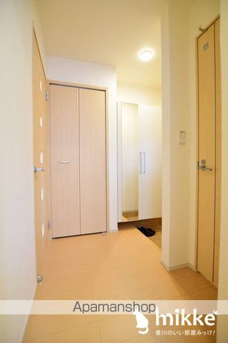 クリスタル Eの内装写真