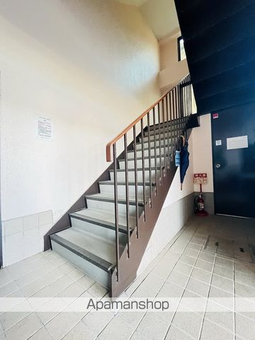 プレステージ中宮の玄関写真
