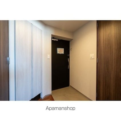 東京都新宿区戸山１丁目[2LDK/42.24m2]の玄関