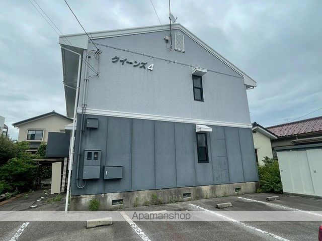 クイーンズ4の外観写真
