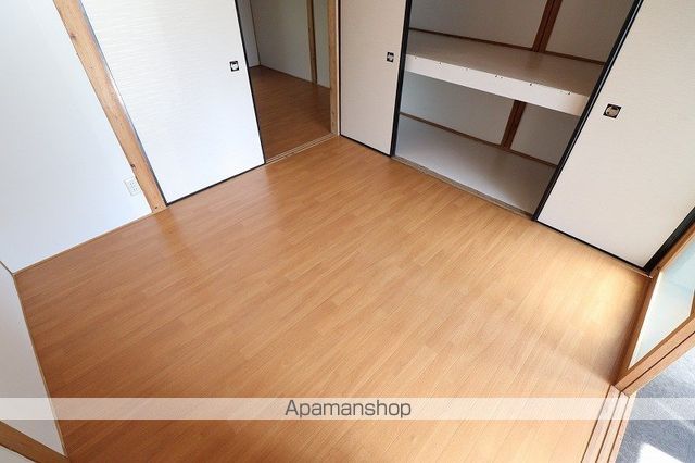 上田住宅 平屋建の内装写真