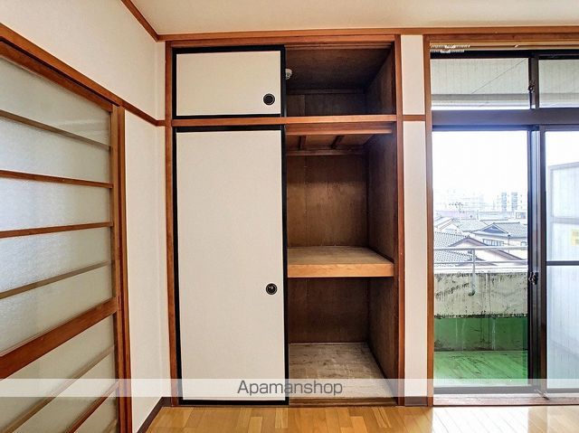 シャトル三社の内装写真