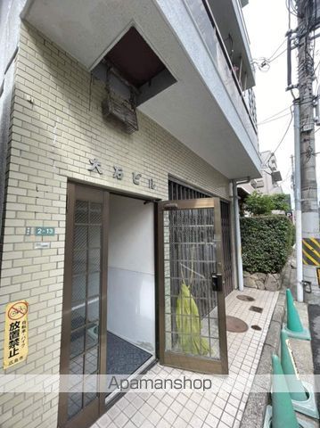 大石ビルの玄関写真