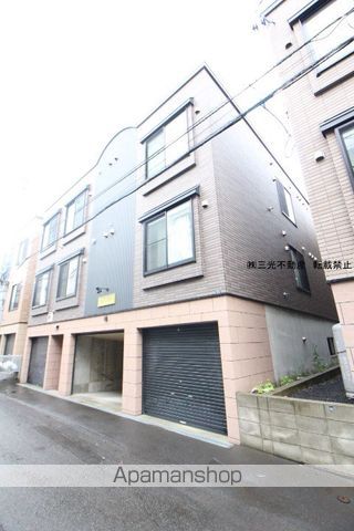 シャイニングスターの外観写真