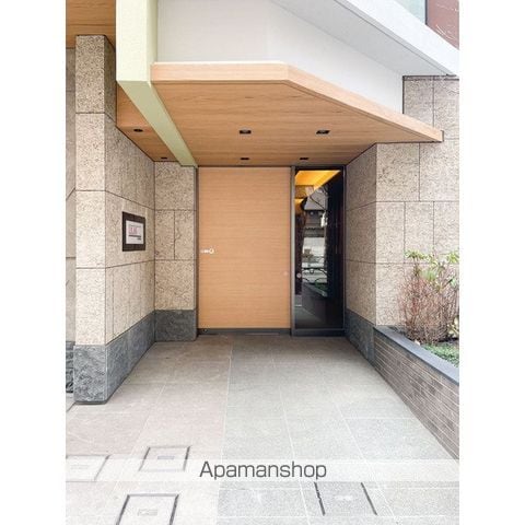 LUMICOURT MITAKAの玄関写真