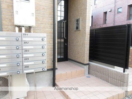 東京都杉並区高円寺南５丁目[1R/10.81m2]のエントランス2