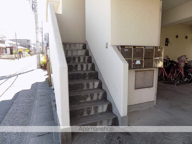 ミカドハイツの玄関写真