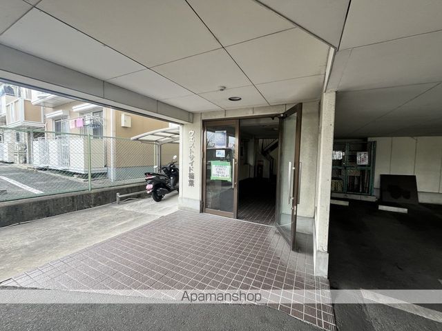 ウエストサイド楠葉の玄関写真