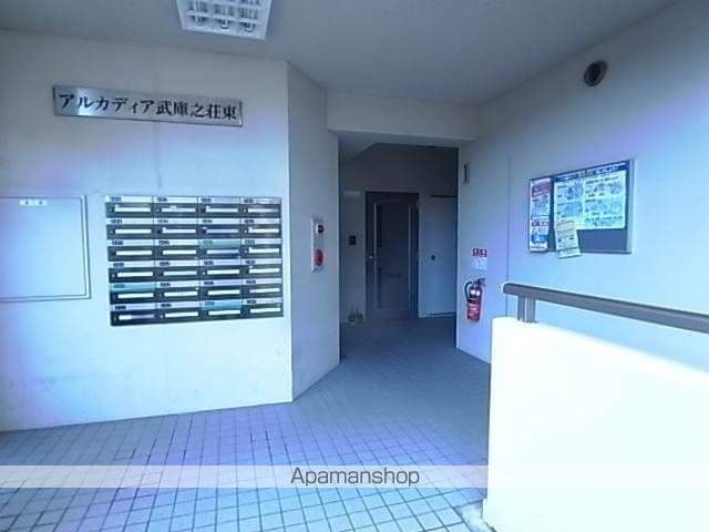 アルカディア武庫之荘東の玄関写真