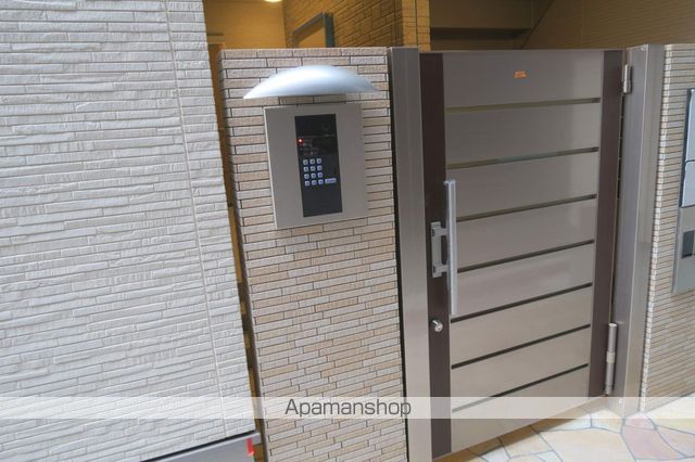 フジパレス東羽衣I番館の玄関写真