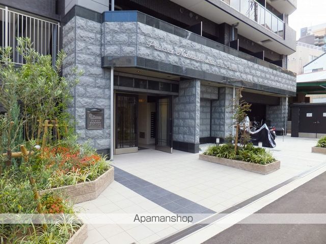 プレサンス野田阪神駅前ザ・プレミアムの玄関写真