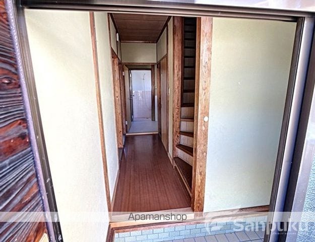 松山市 2階建 築38年の内装写真