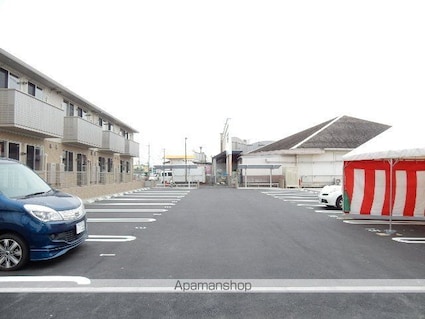 サザンクロス[2LDK/50.38m2]の駐車場