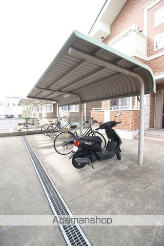 OAZO B棟の外観写真