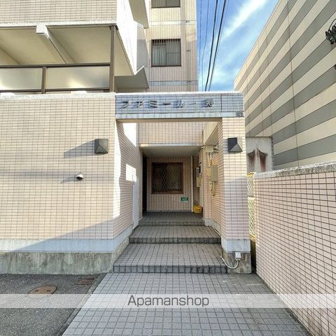 ファミール寿の玄関写真