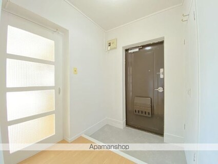 ヴィラナリー函館４号棟（ヴィラナリーハコダテヨンゴウトウ）[2DK/50.69m2]の玄関