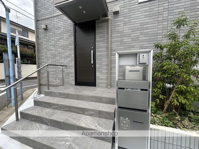 リヴィエール 下井草の玄関写真