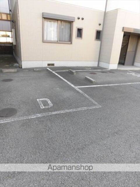 和歌山県和歌山市小雑賀[3DK/54.07m2]の駐車場3