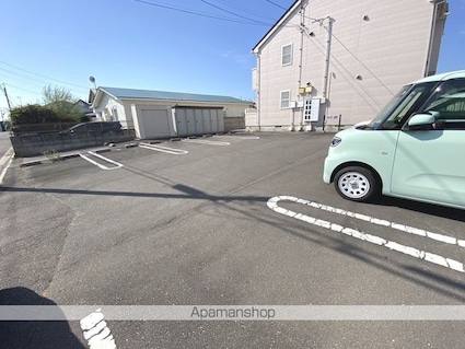 ヴィラ柏木[2DK/42.77m2]の駐車場