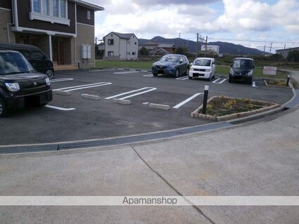 スパーブ・ヴィラ[2LDK/57.07m2]の駐車場2