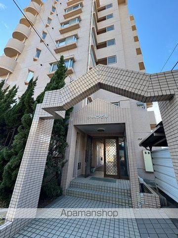シャインビルの玄関写真