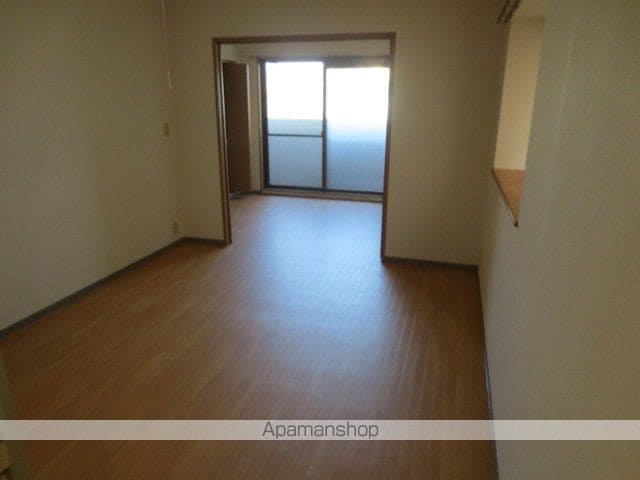 ベルシャイン竹原Cの内装写真