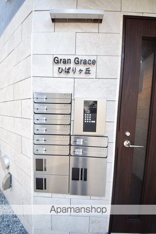 グラングレイスひばりヶ丘の玄関写真