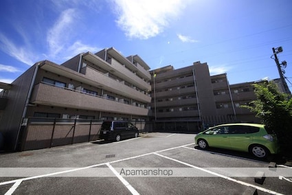 ロシエール[1K/22.5m2]の外観1