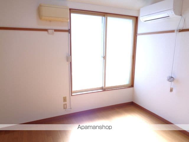 シャイニーハイツの内装写真