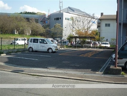 アムフルース２[1K/24m2]の駐車場