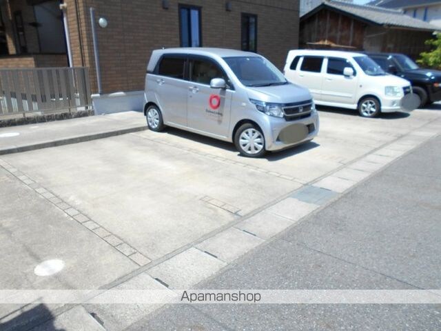 愛知県小牧市大字北外山[2LDK/57.93m2]の駐車場