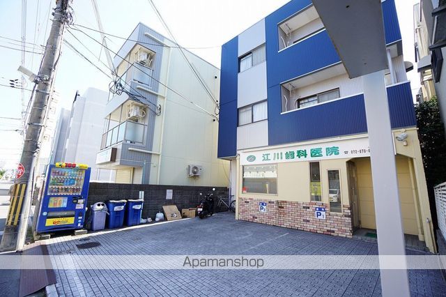 高槻市 3階建 築37年の外観写真