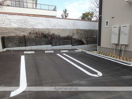 カーサ・アルバＡ[2LDK/60.77m2]の駐車場