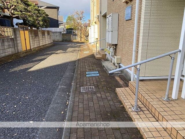 東京都練馬区上石神井１丁目[2LDK/50.05m2]のエントランス
