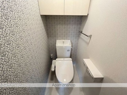 Ｄーｒｏｏｍ　Ｒａｆｆｉｎｅ[2LDK/64.42m2]のトイレ