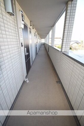 ルルディ[1LDK/33.39m2]のエントランス