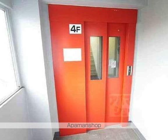 バルコ衣笠の玄関写真