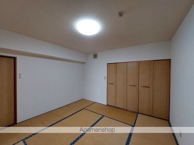 河東郡音更町 4階建 築33年の内装写真
