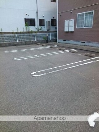 イーワイ．サンセット　Ａ[2DK/42.77m2]の駐車場