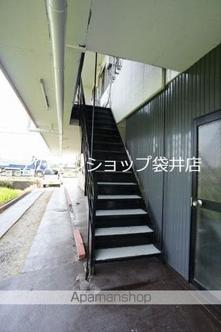 マヌハイツの玄関写真