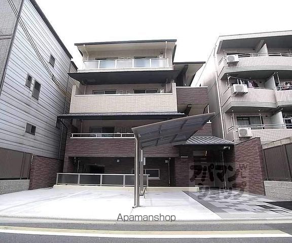 壬生朱雀町マンションの外観写真